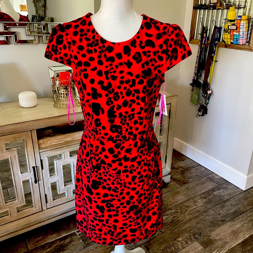 Betsey Johnson dress new size 8 stretchy